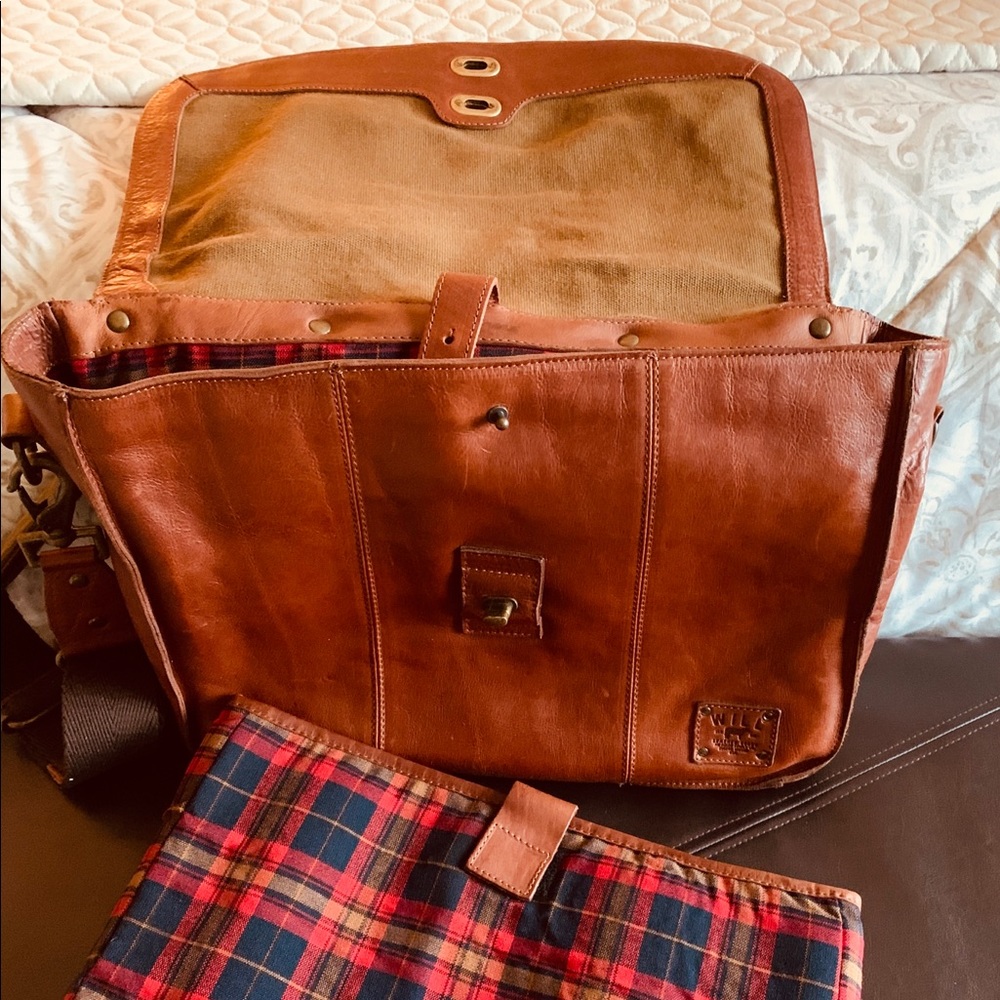 WILL leather Benjamin Messenger Case